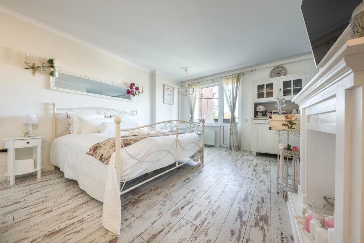 Vintage Lounge Studio By The Sea In Liepaja Bagian luar foto